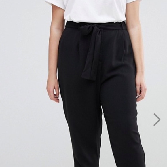curve black trousers